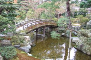Kyoto ponte nel giardino del palazzo imperiale